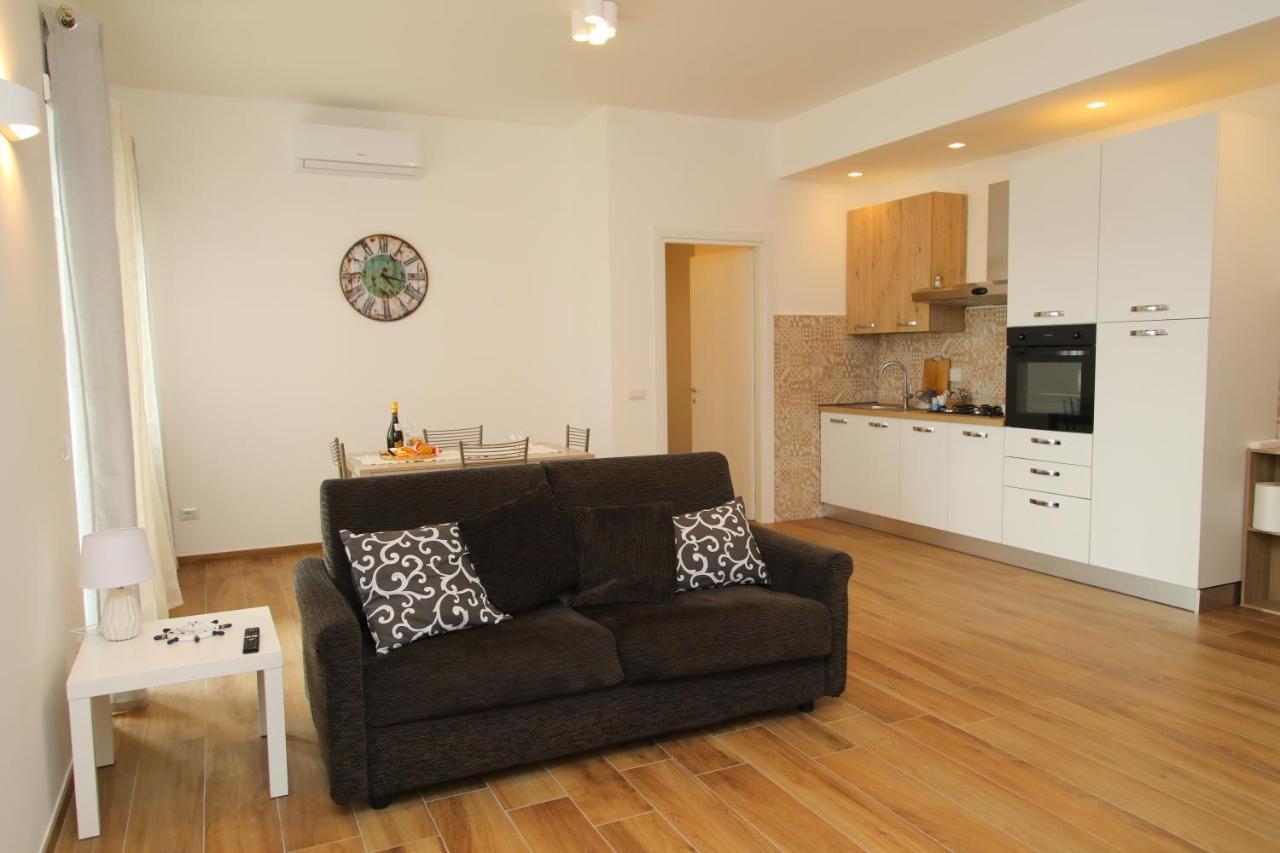 Viriamo House Roma Apartment อาชิเลีย ภายนอก รูปภาพ