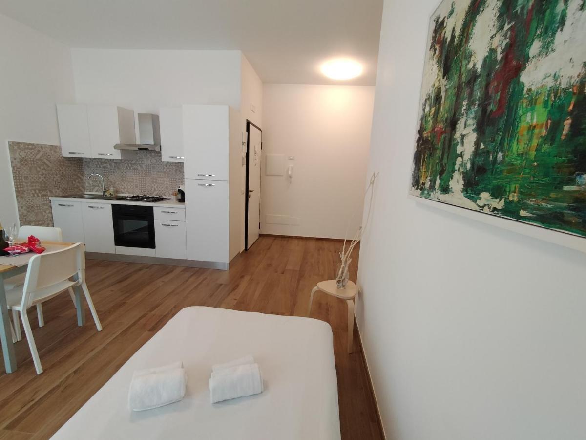 Viriamo House Roma Apartment อาชิเลีย ภายนอก รูปภาพ