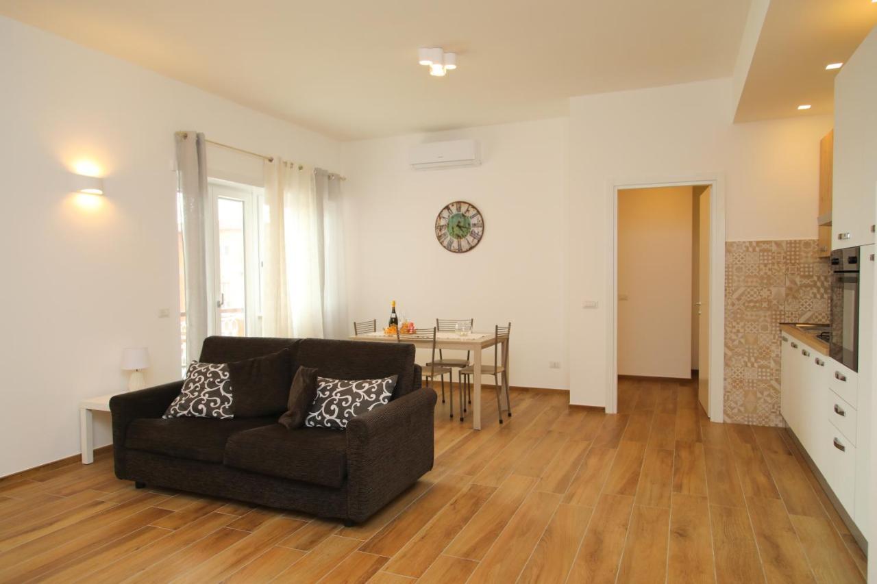 Viriamo House Roma Apartment อาชิเลีย ภายนอก รูปภาพ