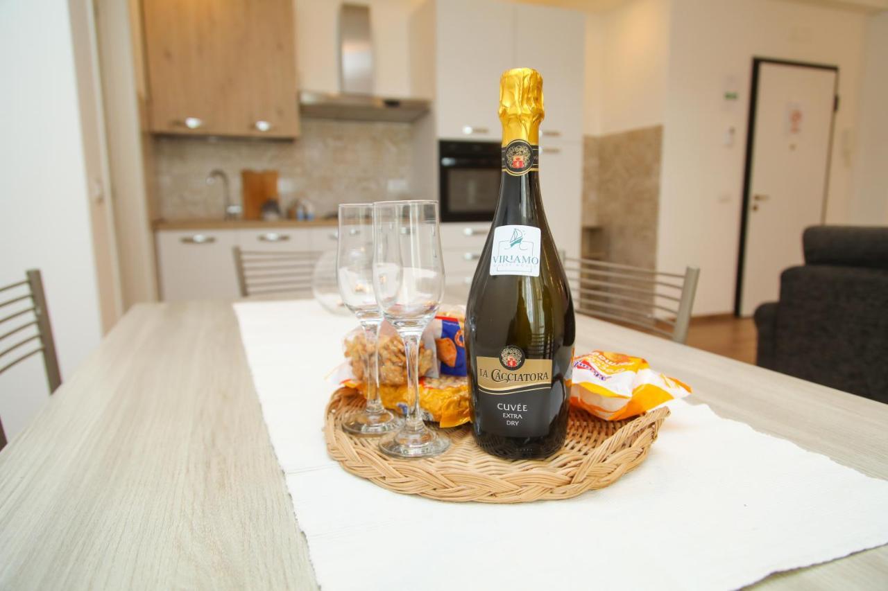 Viriamo House Roma Apartment อาชิเลีย ภายนอก รูปภาพ